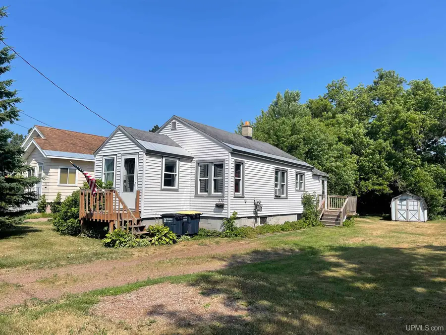 230 W Ash, Ironwood, MI 49938 - #2