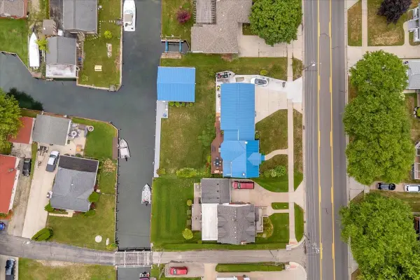 1748 Saint Clair River, Algonac, MI 48001