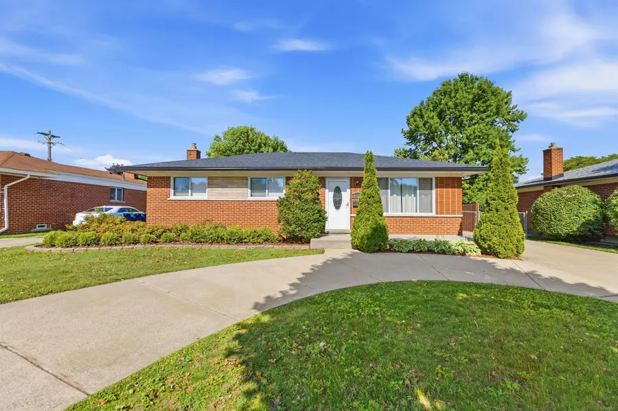 30121 Gloede, Warren, MI 48088 - #2