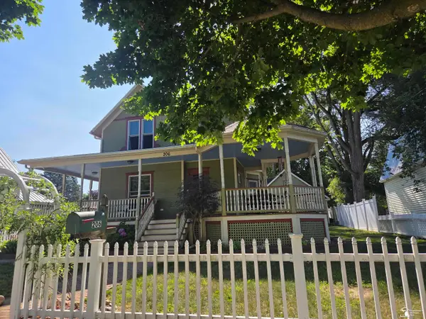206 Jipson, Blissfield, MI 49228