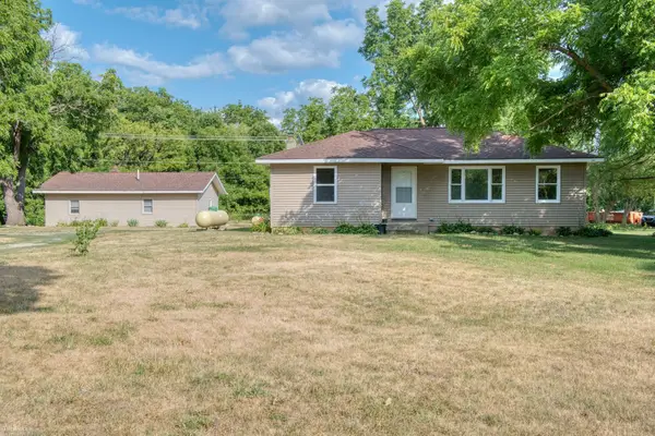 4802 & 4802 1/2 Mill, Bancroft, MI 48414