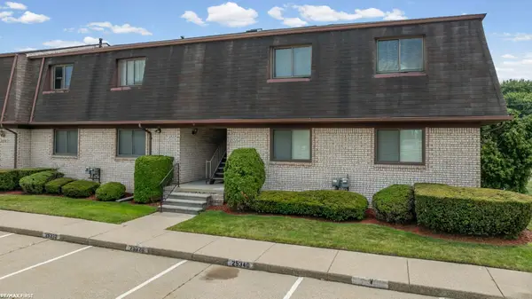 25340 Quarter Deck #16, Harrison Twp, MI 48045