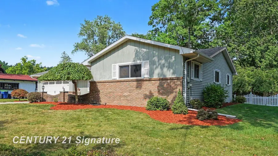 1105 Saint Andrews, Saginaw, MI 48638 - #3