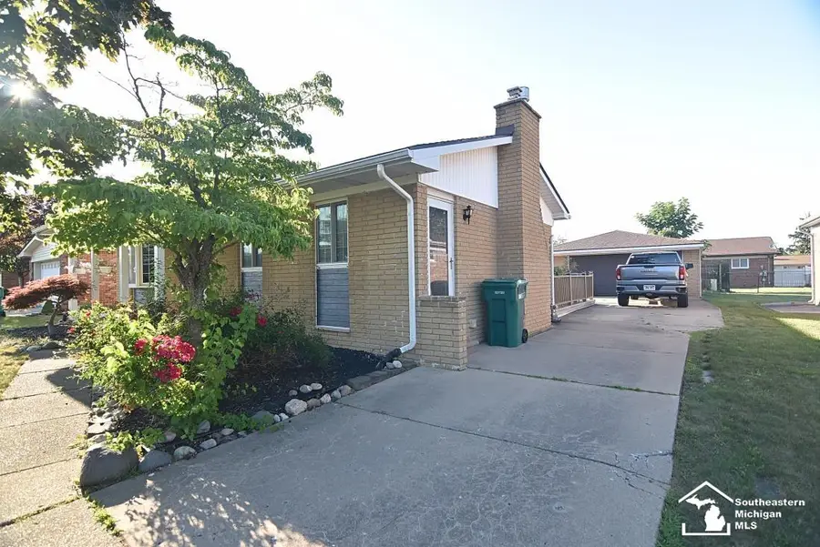 20474 Indiana, Brownstown Township, MI 48183 - #3