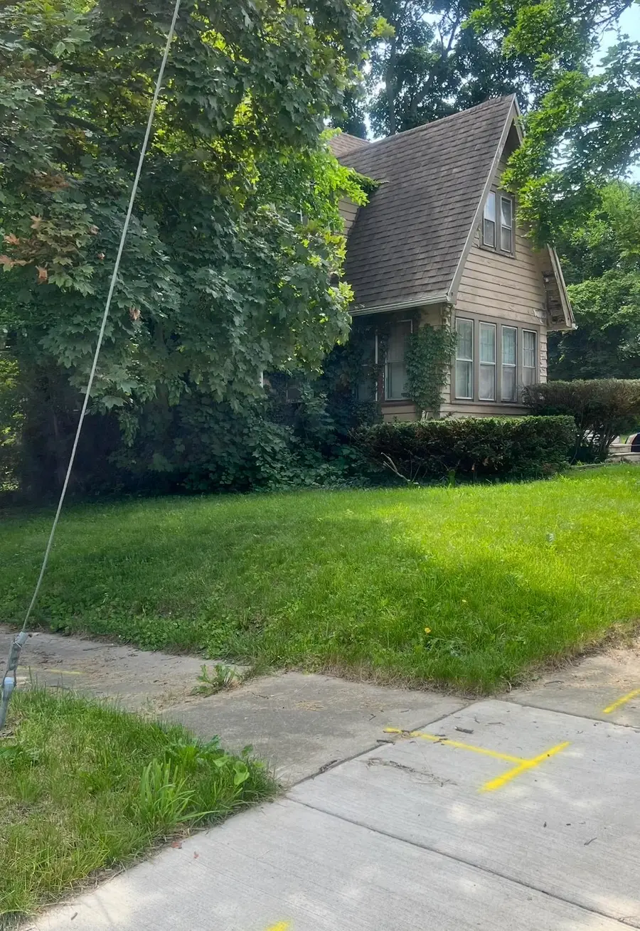 2214 Iroquois, Flint, MI 48503 - #2