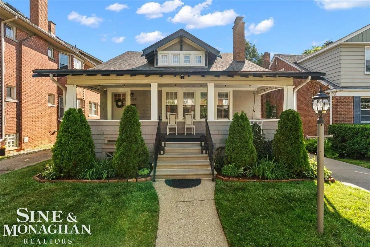 1124 Beaconsfield, Grosse Pointe Park, MI 48230 - #1