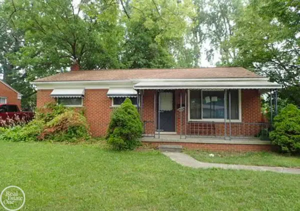 35524 Strathcona, Clinton Township, MI 48035