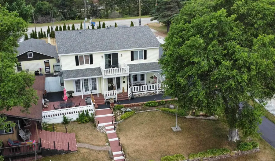 8949 Lakeshore Rd, Lexington, MI 48450 - #2
