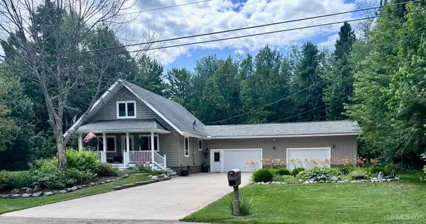 120 Surrey, Marquette, MI 49855
