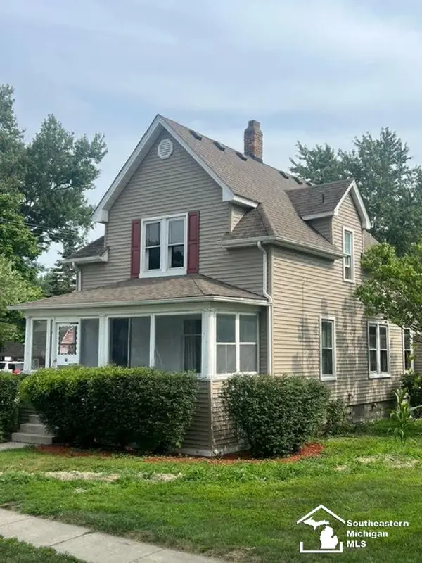 611 Monroe, Carleton, MI 48117