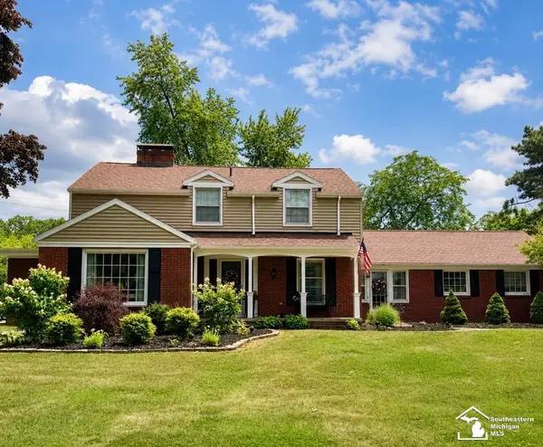 1365 Trenton, Adrian, MI 49221
