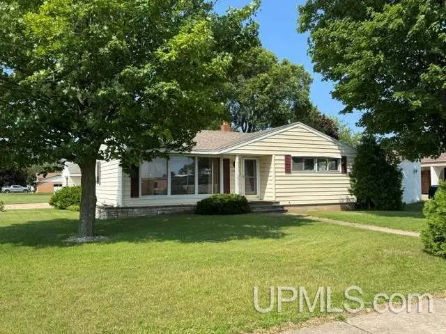 2430 S 3rd, Escanaba, MI 49829 - #1