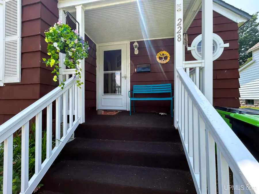 228 E Chocolay, Munising, MI 49862 - #2