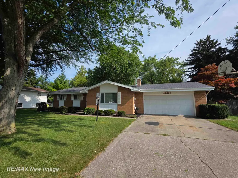 4200 S Wayside, Saginaw, MI 48603 - #2