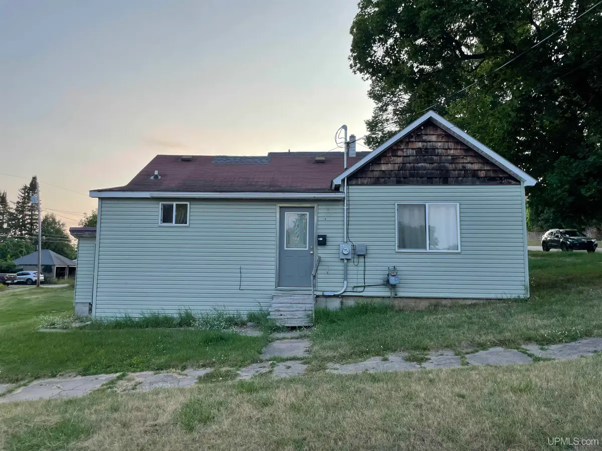 100 Carpenter, Iron Mountain, MI 49801 - #1