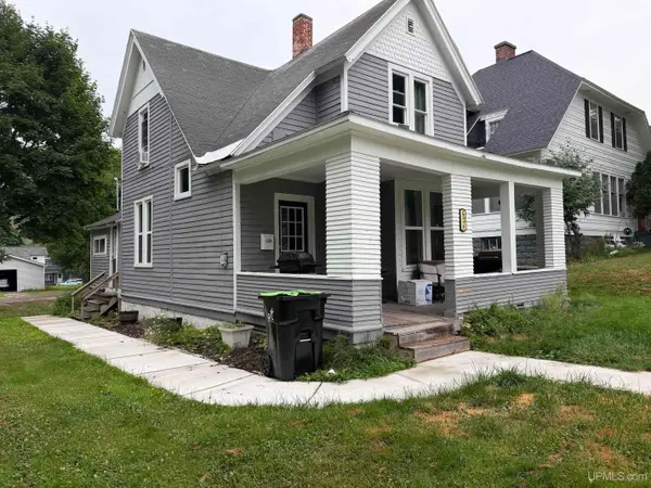 624 E B, Iron Mountain, MI 49801