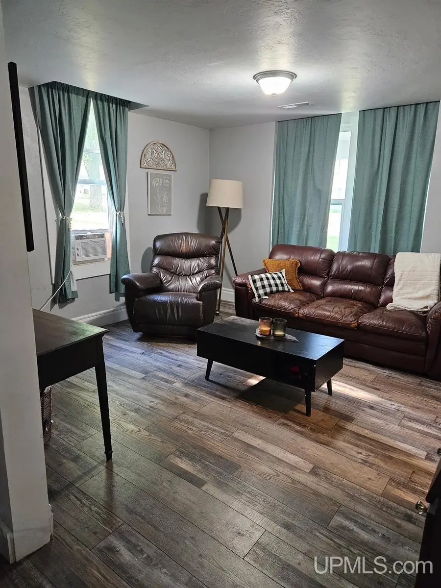 624 E B, Iron Mountain, MI 49801 - #3