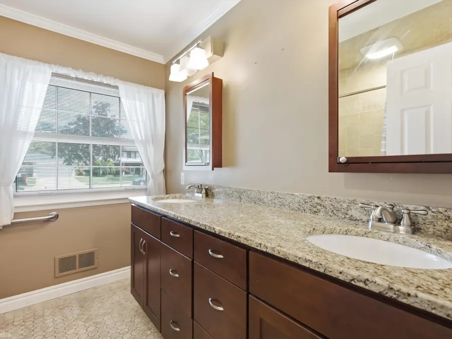 11126 Brougham, Sterling Heights, MI 48312 - #3
