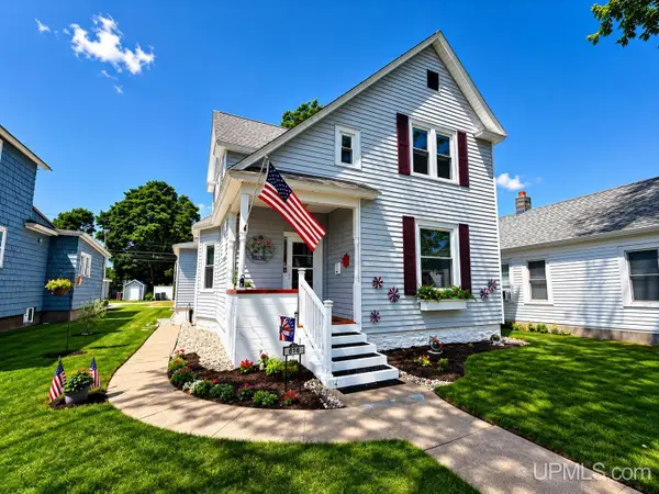 616 S 11th, Escanaba, MI 49829
