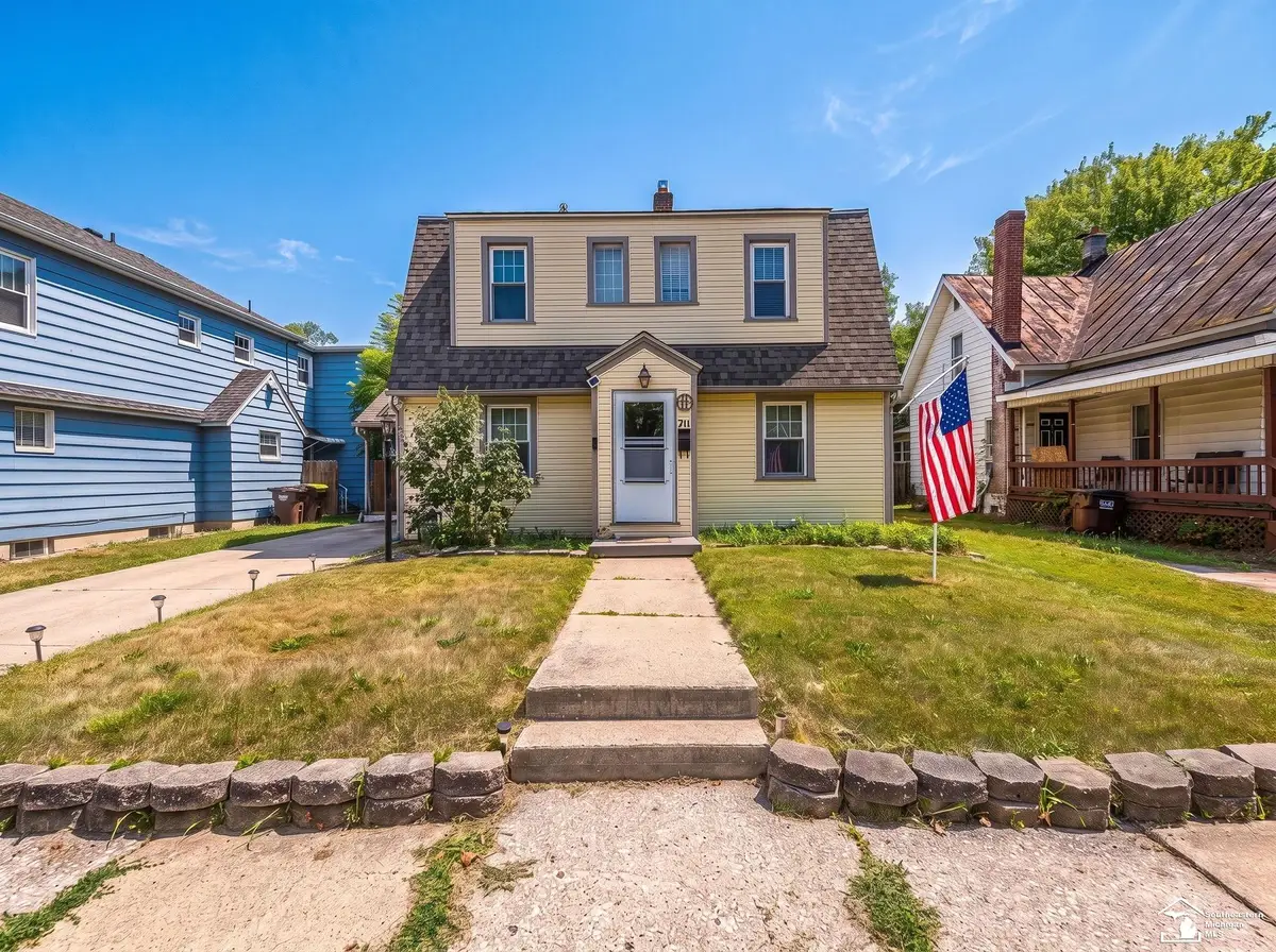 711 Harrison, Monroe, MI 48161 - #1