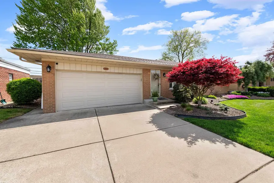 18518 Whalen, Clinton Township, MI 48035 - #2