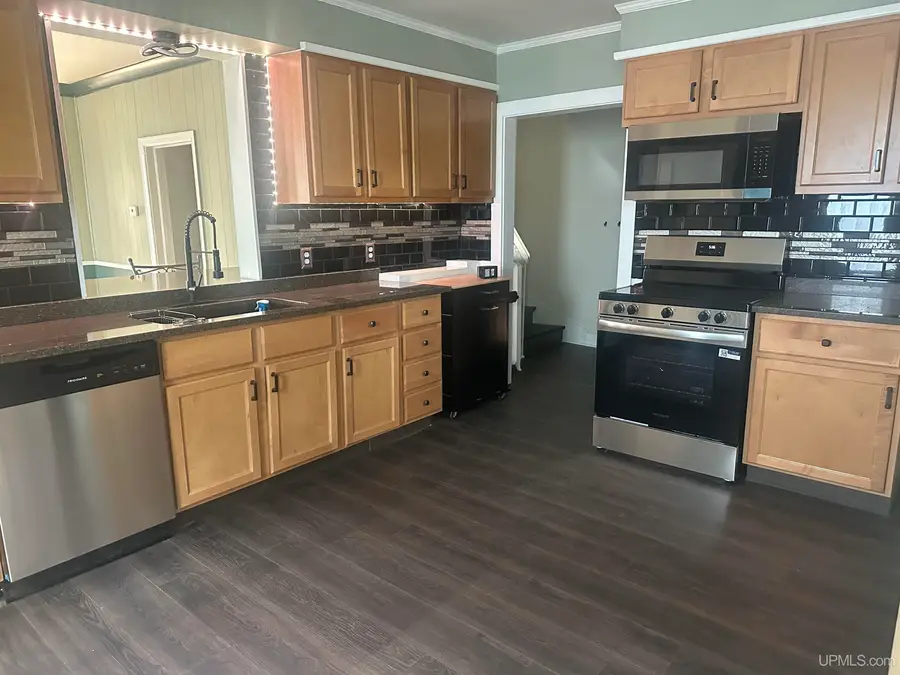 1017 River, Iron Mountain, MI 49801 - #3
