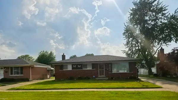 27151 Clarpointe, Warren, MI 48088