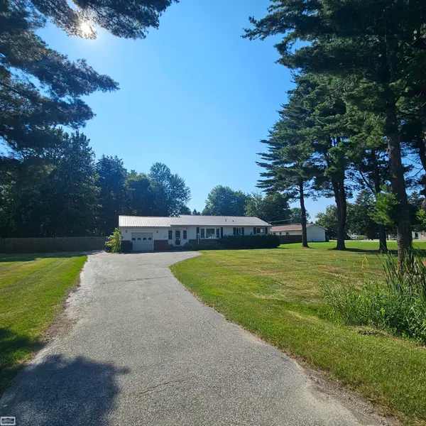 3177 Beach, Port Huron, MI 48060