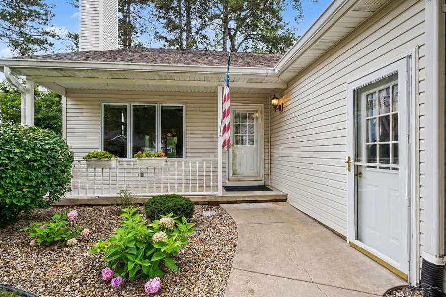 8 Thornapple, Saginaw, MI 48603 - #3