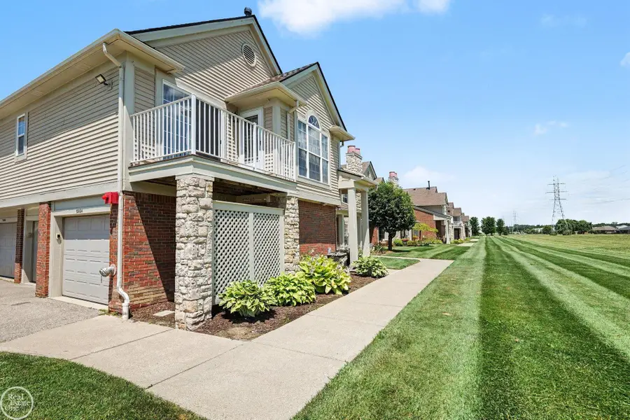 52164 Naugatuck, Macomb, MI 48042 - #3