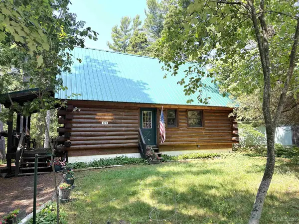 139 6th, Eagle Harbor, MI 49950