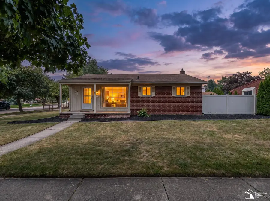 3290 Maxwell, Trenton, MI 48183 - #2