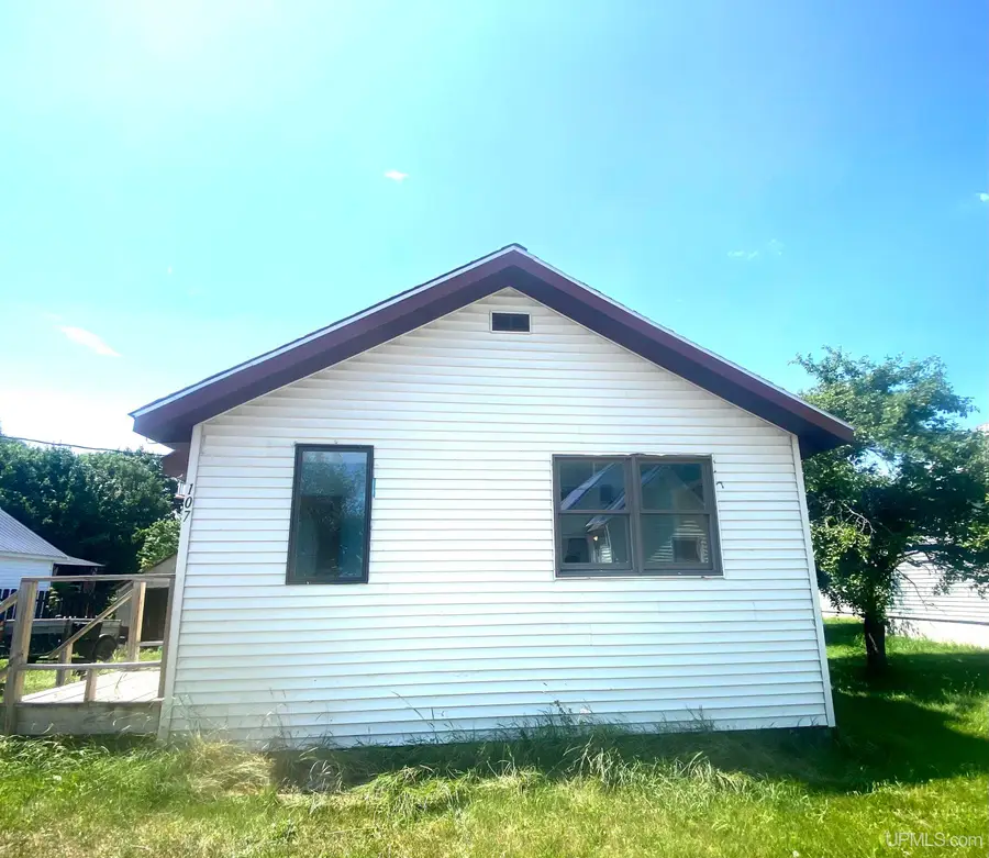 107 New Elm, Manistique, MI 49854 - #2