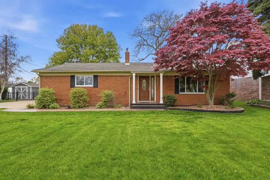 32160 S River, Harrison Township, MI 48045 - #3