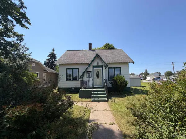 1225 Washington, Escanaba, MI 49829