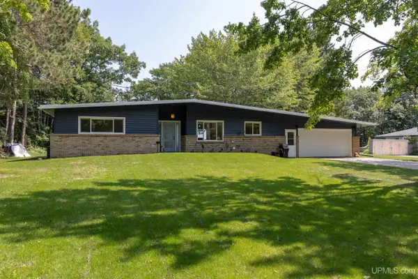 9 Marquette, Marquette, MI 49855