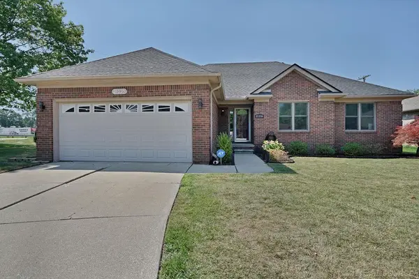 21330 Parkplace, Clinton Township, MI 48036