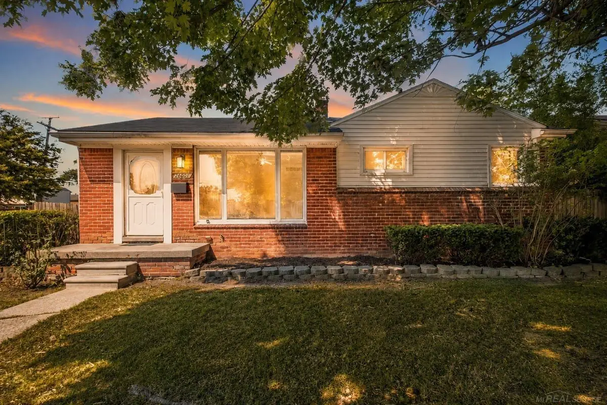 26001 Fernwood, Roseville, MI 48066 - #1