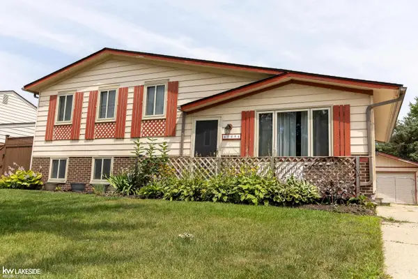 49234 Michelle Ann, Chesterfield Twp, MI 48051