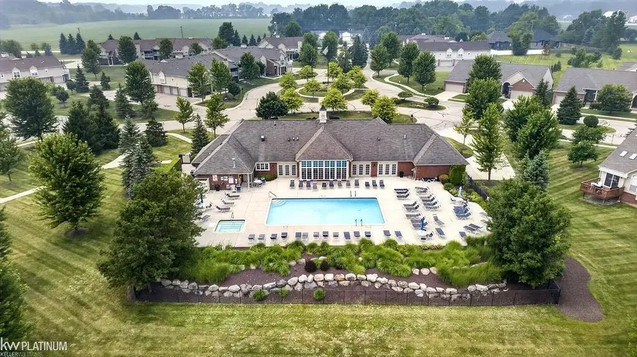 52133 Naugatuck, Macomb, MI 48042 - #2