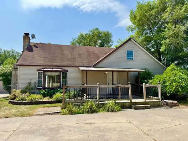2000 Collins, Utica, MI 48317