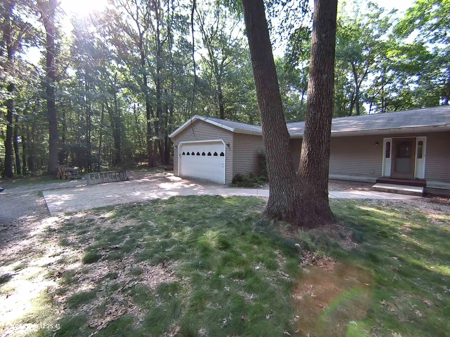 701 Westlawn, Harrison, MI 48625 - #2