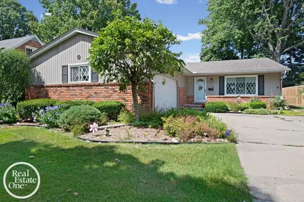 1196 Hawthorne, Grosse Pointe, MI 48236