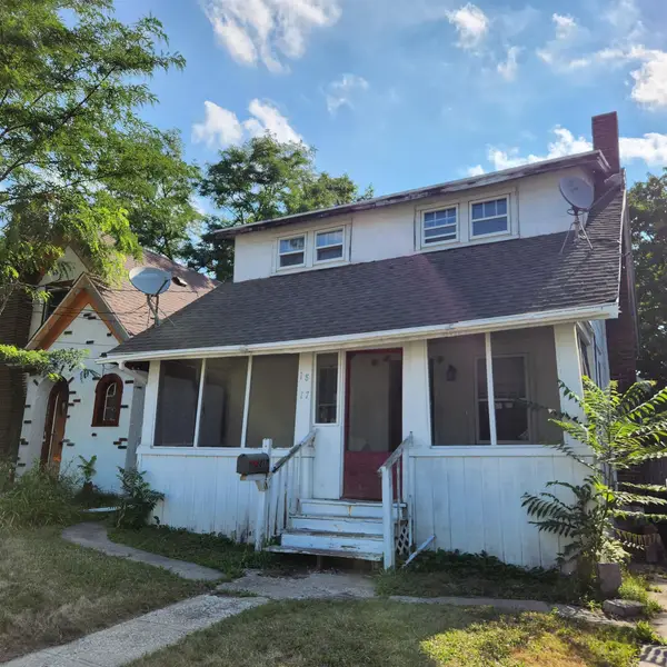 1817 Maplewood, Lansing, MI 48910