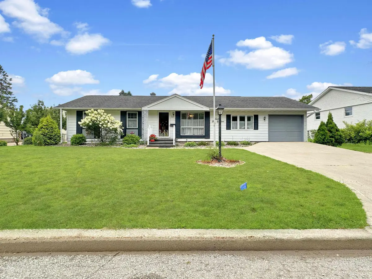 2109 S 12th Ave, Escanaba, MI 49829 - #1