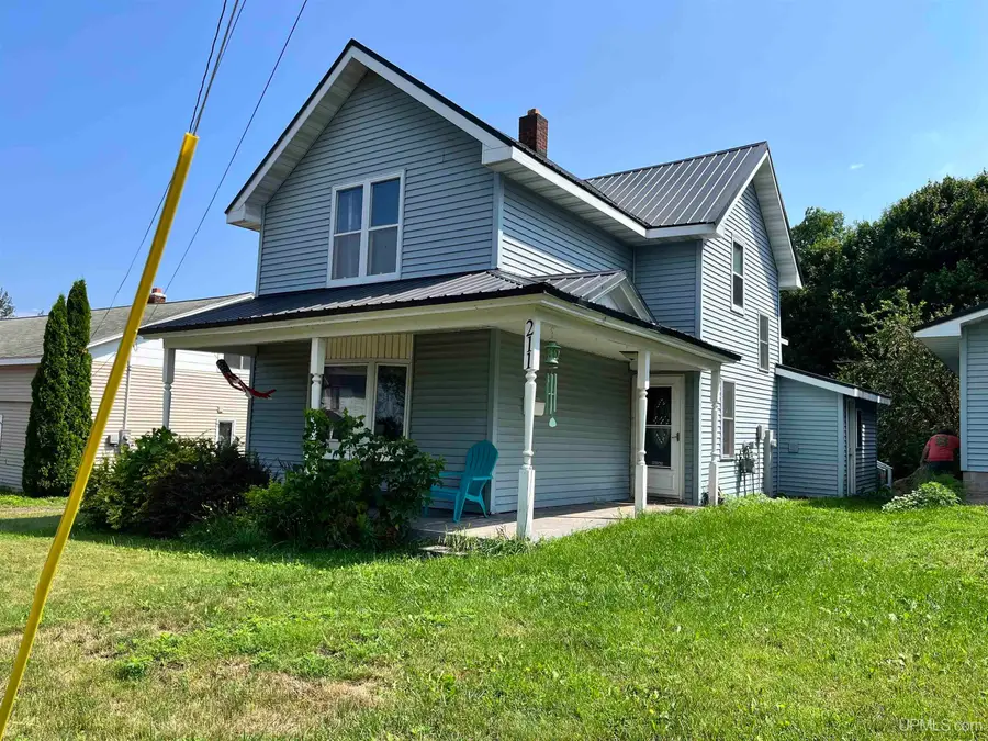 211 S Steel, Ontonagon, MI 49953 - #2