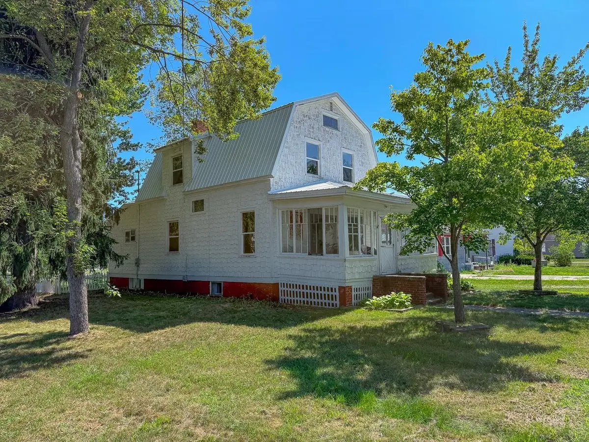 208 W Washington, Coleman, MI 48618 - #1