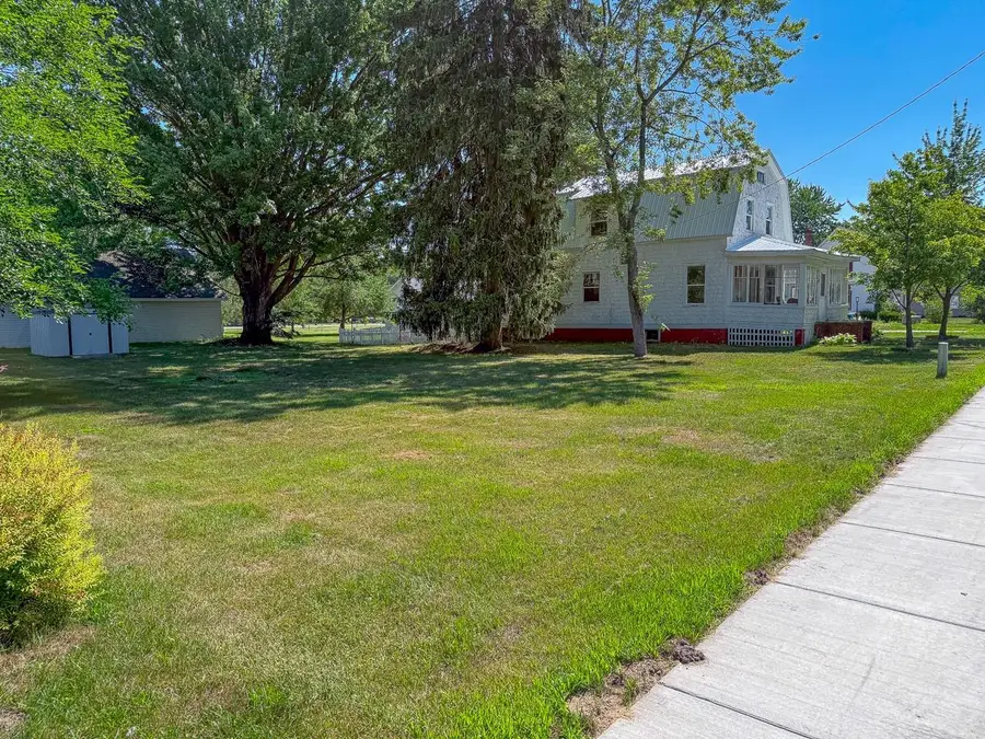 208 W Washington, Coleman, MI 48618 - #2