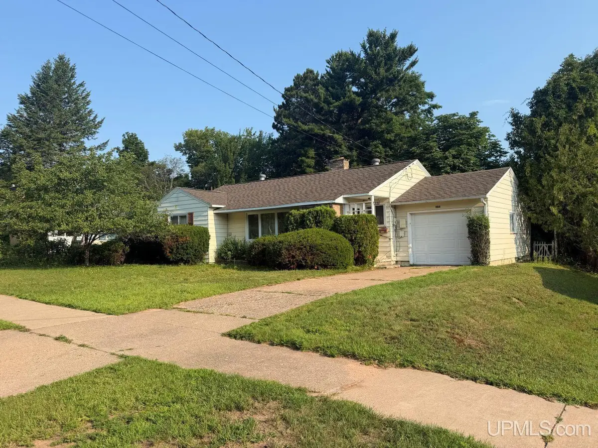 904 W Magnetic, Marquette, MI 49855 - #1