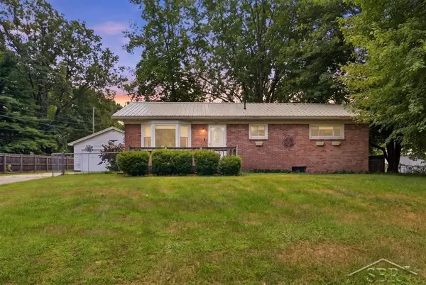 1072 E Stewart, Midland, MI 48640